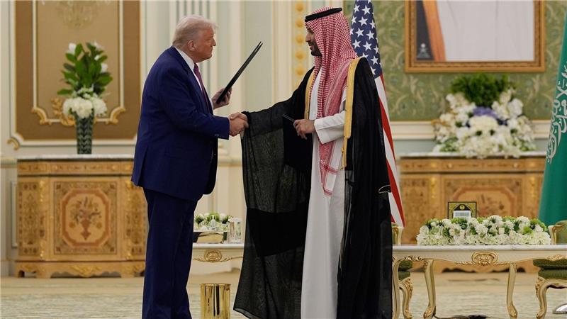 USA und Saudis beschließen großes Rüstungsgeschäft Beim Besuch von US-Präsident Trump in Saudi-Arabien geht es wie 2017 erneut um große Rüstungsgeschäfte.