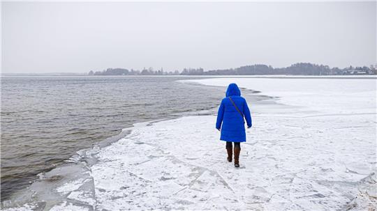 Beim Betreten der zugefrorenen Seen in Niedersachsen droht Lebensgefahr.