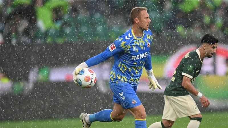 Bundesliga-Spiel in Wolfsburg wegen Gewitters unterbrochen Beim Bundesligaspiel zwischen Wolfsburg und Köln sorgte ein Unwetter für eine Unterbrechung