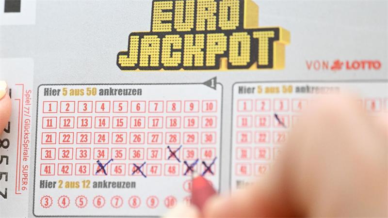 Beim Eurojackpot tippen die Teilnehmer fünf Zahlen und zwei Zusatzzahlen.