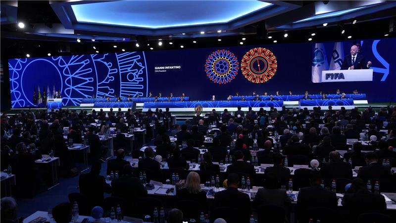 Eklat bei FIFA-Kongress: Europa-Delegierte nicht auf Podium Beim FIFA-Kongress sorgt das Verhalten von FIFA-Chef Infantino für Kritik.