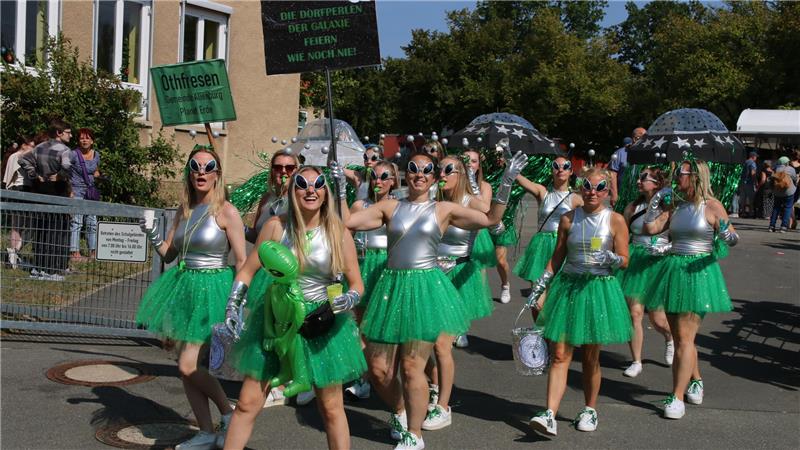 Othfresener Dorffest: Kartenvorverkauf startet Sonntag um 11.11 Uhr Beim Festumzug 2024 geht es galaktisch zu.