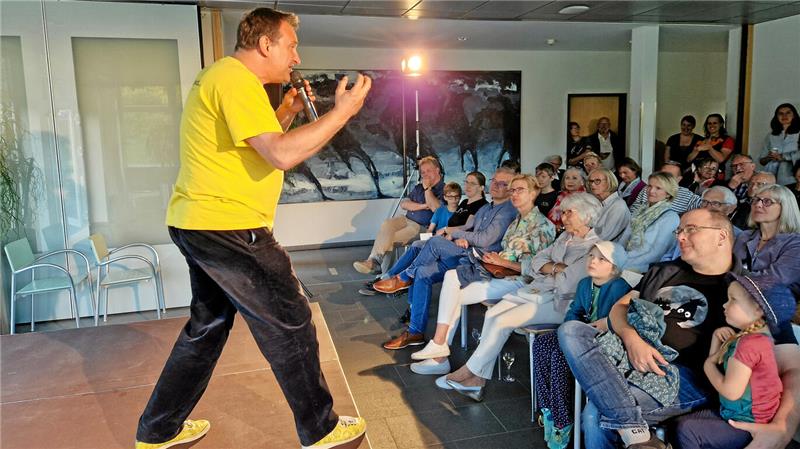 Beim Fokus-Kleinkunstfest tritt Pete the Beat 2023 im Pulverhaus auf, jetzt kommt er in die Stadtbibliothek.