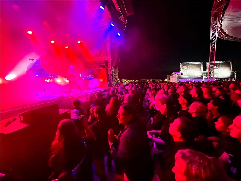 Rund 25.000 Gothic-Fans treffen sich in Hildesheim Beim Gothic-Festival M'era Luna 2022 ist die Band COVENANT auf der Bühne.