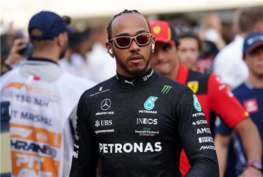 Beim Grand Prix in Bahrain belegte der siebenfache Weltmeister Lewis Hamilton nur den fünften Platz.