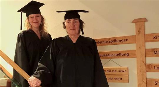 Beim „Immengrünen Neujahrskonzert“ schlüpfen die Darsteller in verschiedene Rollen.