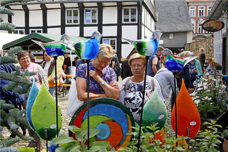 Beim Kunsthandwerkermarkt gibt es viele Kuriositäten zu entdecken.  Fotos: Epping