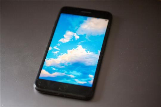 Beim Kurznachrichtendienst Bluesky, eine Alternative zum Twitter-Nachfolger X, können sich nun alle Interessenten anmelden.