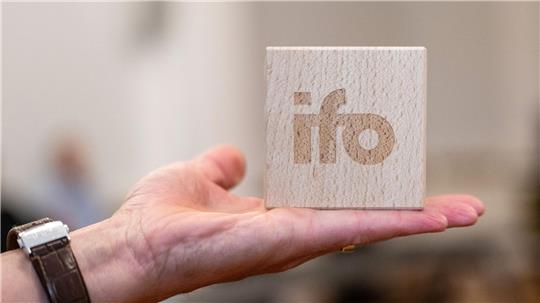 Beim Münchner Ifo-Institut werden die Überlegungen zur Sozialstaatsreform positiv gesehen. (Symbolbild)