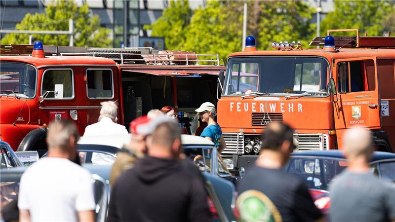 Beim Oldtimertreffen in Braunschweig werden auch alte Feuerwehrautos gezeigt.