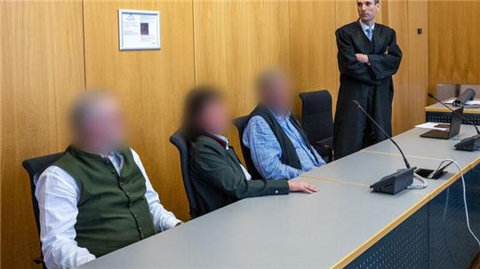 Beim Prozessauftakt waren die drei Adoptierten anwesend. Nun hat das Landgericht die Klage abgewiesen.