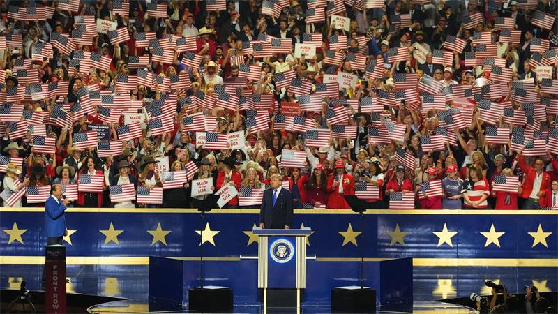 Gut einen Monat vor Midterms: Trump startet Wahlkampftour Beim Republikaner-Parteitag in Dallas betonte Trump gleich mehrfach: Bei den Midterms soll es um ihn gehen. (Archivbild)