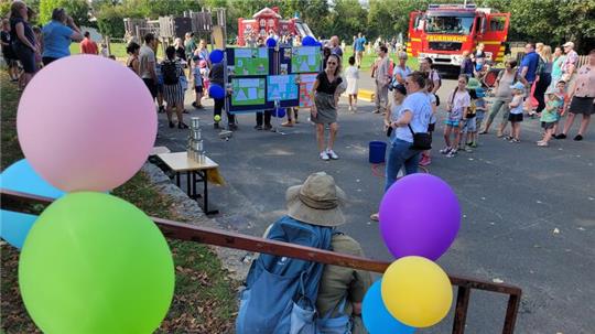 Beim Sommerfest der Grundschule Bündheim gibt es viel zu entdecken – das freut große und kleine Besucher.