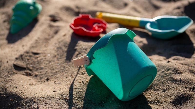 Beim Spielen im Sand ist ein Dreijähriger ums Leben gekommen. (Symbolbild)