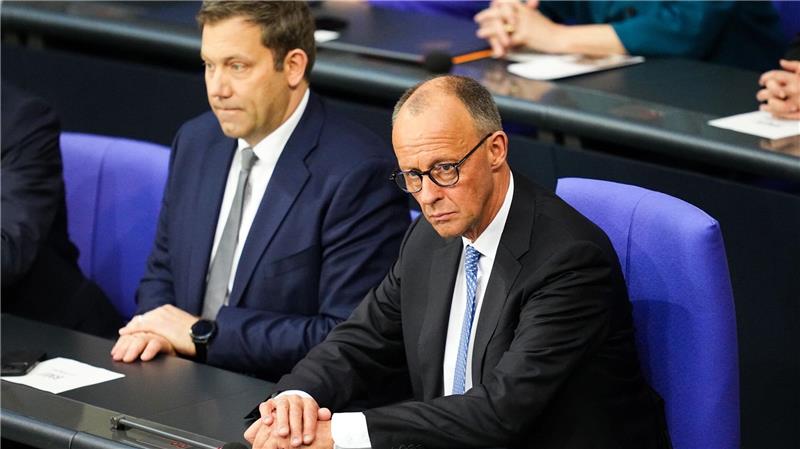 Uneinigkeit bei EU-Gesetz: SPD und Merz widersprechen sich Beim Thema EU-Lieferkettengesetz treten Widersprüche in der Koalition offen zutage. (Archivbild)
