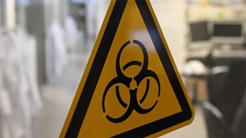 Angeblich kein Pestfall in Sibirien - doch neue Infos fehlen Beim Umgang mit den Erregern tödlicher Krankheiten muss höchste Vorsicht gelten (Archivbild)