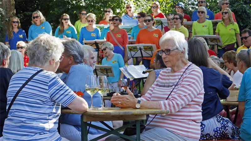 Beim Weinfest gibt es neben erlesenen Weinen auch ganz viel Live-Musik.