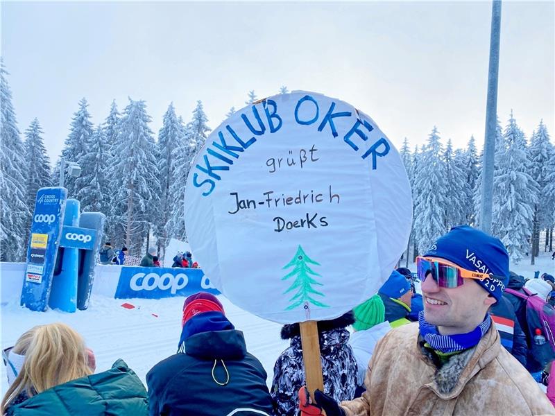 Beim Weltcup-Debüt von Langläufer Jan-Friedrich Doerks ist auch sein Heimatverein, der Skiklub Oker, vertreten. Der Support zahlt sich aus. Foto: Privat
