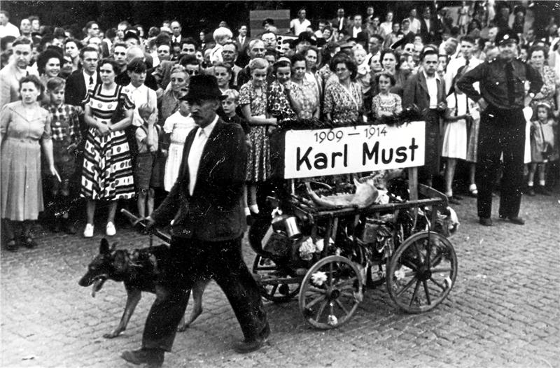 Salzgitter AG übernimmt Firma Must – Arbeitsplätze sicher Beim fünften Firmengeburtstag im Jahr 1914 war noch ein Hundegespann im Einsatz. Foto: Privat