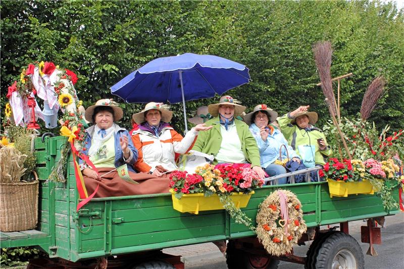 In Westerode soll es richtig rund gehen Beim großen Festumzug am Sonntag, 11. September, werden wieder alle Westeröder Vereine und Institutionen mitmachen, natürlich auch – wie hier im Jahr 2015 – die Landfrauen. Archivfotos: Seltmann