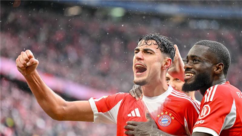 Bejubelt den Treffer zur Führung: Bayern-Profi Aleksandar Pavlovic.