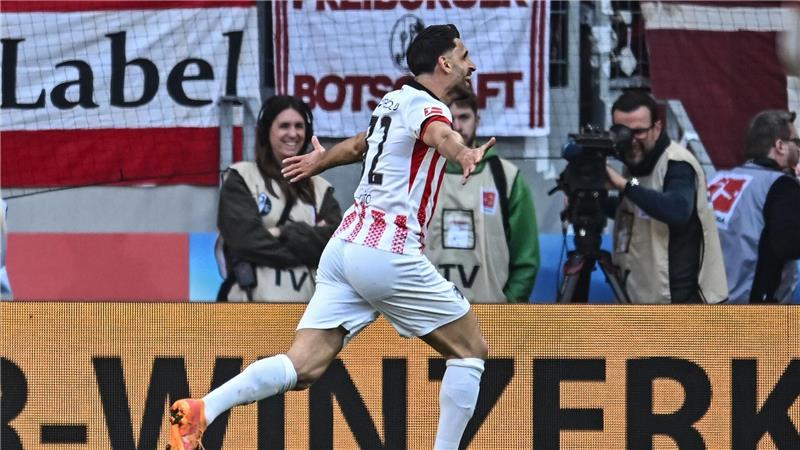 Bejubelt seinen Rekordtreffer: Freiburgs Vincenzo Grifo. 