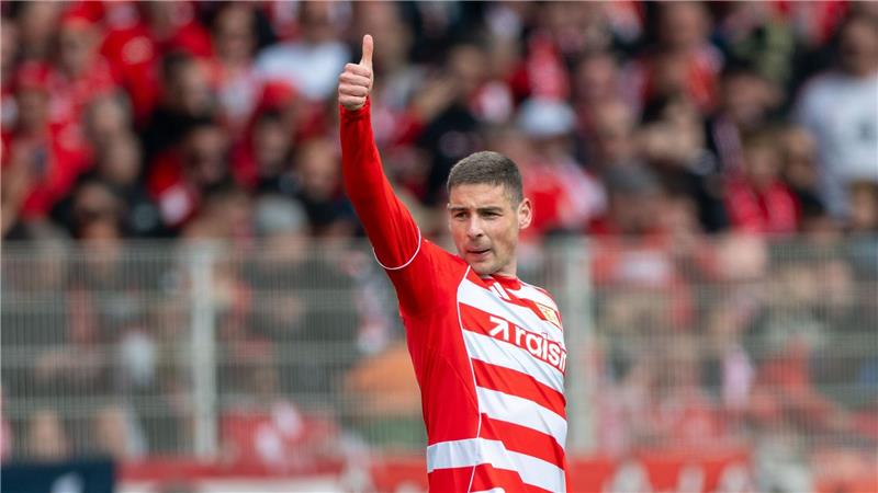 Eta siegt 4:0 zum Abschied - Augsburg verpasst Europapokal Bejubelte seinen Führungstreffer: Union-Stürmer Andrej Ilic.