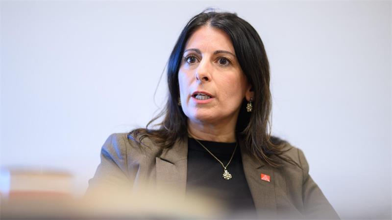 Bekam vom Konzernvorstand keine klare Antwort zum möglichen Stellenabbau: Betriebsratschefin Daniela Cavallo. (Archivbild)