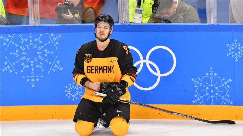 Bekommt der langjährige DEB-Kapitän Moritz Müller noch einmal die Chance, bei Olympia mit NHL-Cracks auf dem Eis zu stehen?