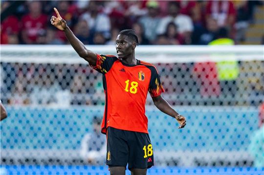 Belgiens Amadou Onana gestikuliert. Der Hamburger SV bekommt Geld von der FIFA.