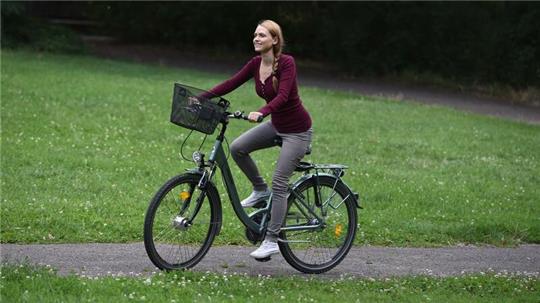 Beliebte Variante: Eine aufrechte Sitzposition eignet sich vor allem für kürzere Strecken.