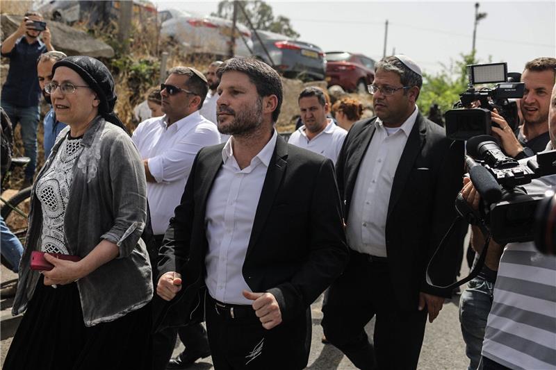 Rechtsextreme Partner erhöhen Druck auf Netanjahu Ben-Gvir (r.) und Betzalel Smotrich setzen: Der eine droht mit Sturz, der andere will mehr Härte.