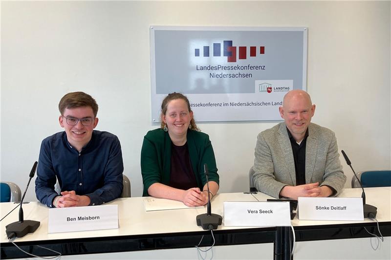 Kommission fordert Beteiligungsstrategie für junge Menschen Ben Meisborn (l-r), Vera Seeck und Sönke Deitlaff.