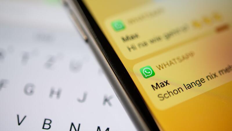 Gute Gewohnheiten: 5 Strategien, um besser zu arbeiten Benachrichtigungen lösen den Wunsch aus, nach dem Handy zu greifen.