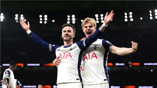 Bereit für Frankfurt: James Maddison (l) trifft für Tottenham im Achtelfinale gegen AZ Alkmaar. 