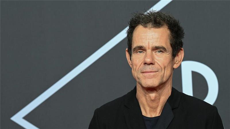 Tykwer-Film mit Lars Eidinger eröffnet die Berlinale Bereits 2002 und 2009 hatte Regisseur Tom Tykwer die Berlinale eröffnet.