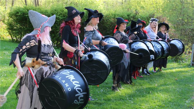 Bereits am Dienstag wurden an der Schäderbaude in Wolfshagen einige Hexen aus Po...