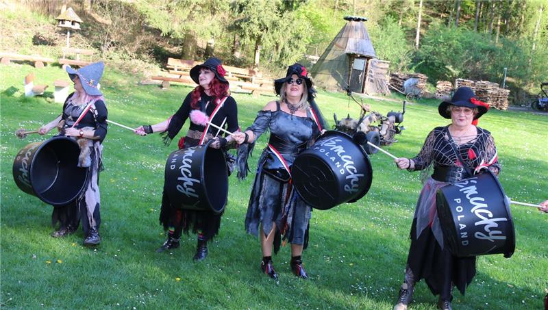 Bereits am Dienstag wurden an der Schäderbaude in Wolfshagen einige Hexen aus Po...