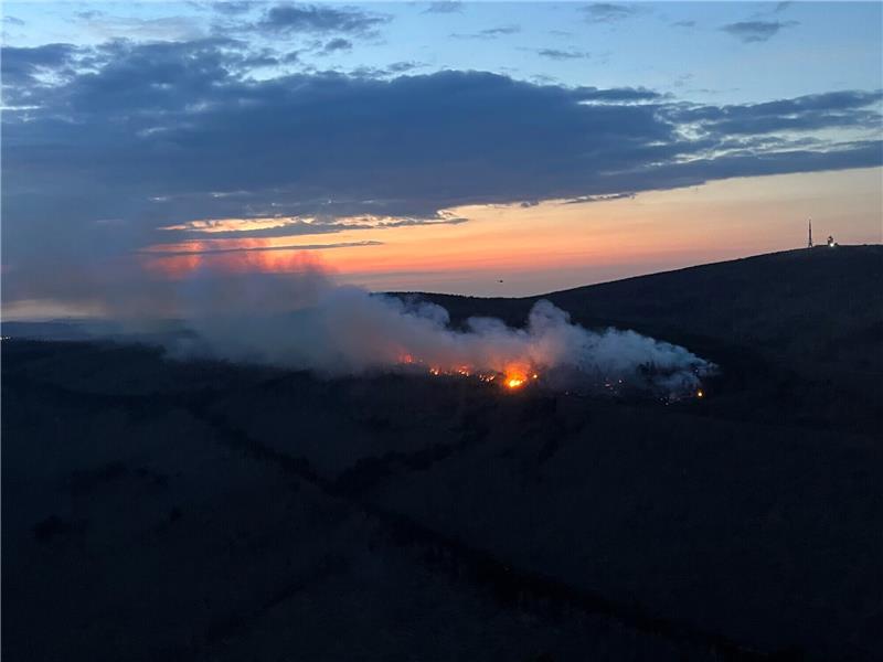 Brocken-Brand: Löschflugzeuge nach Harz-Einsatz zurück in Rom Bereits am Samstag nahmen die Hubschrauber die Arbeit auf und konnten bei insgesamt 17 Flügen zusammen 30.100 Litern Löschwasser abwerfen. Foto: Bundespolizei