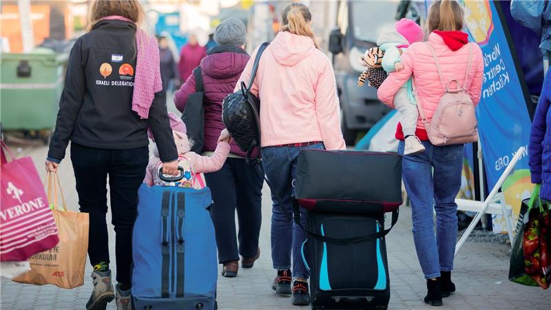 Mehrheit befürwortet Kürzungen für neue Ukraine-Flüchtlinge Bereits in den ersten Kriegsmonaten kamen rund eine Million Flüchtlinge aus der Ukraine nach Deutschland. (Archivfoto)