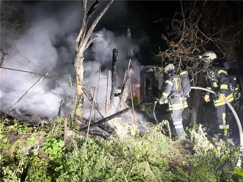 Bereits nach etwa 20 Minuten waren keine Flammen mehr zu sehen.