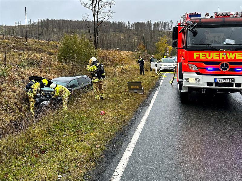 B4: Osteroderin (41) bei Unfall nahe Marienteichbaude verletzt Bereits nach wenigen Minuten war die Freiwillige Feuerwehr Bad Harzburg vor Ort. Foto: Freiwillige Feuerwehr Bad Harzburg