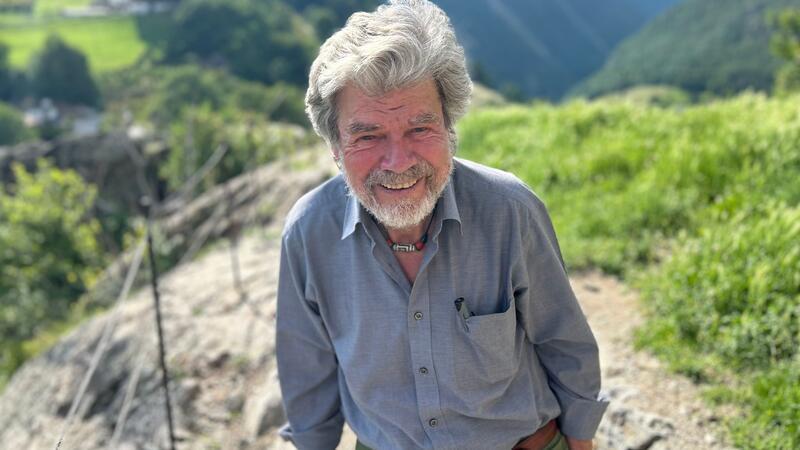 Messner amüsiert sich über Outdoor-Kleidung in Innenstädten Bergsteiger-Legende Messner amüsiert sich über Outdoor-Klamotten in Fußgängerzonen. (Archivbild)