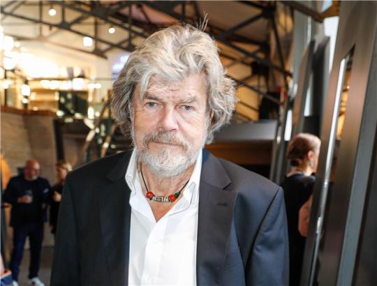 Bergsteiger-Legende Reinhold Messner hat gelassen auf den Verlust zweier Titel im Guinness-Buch der Rekorde reagiert.