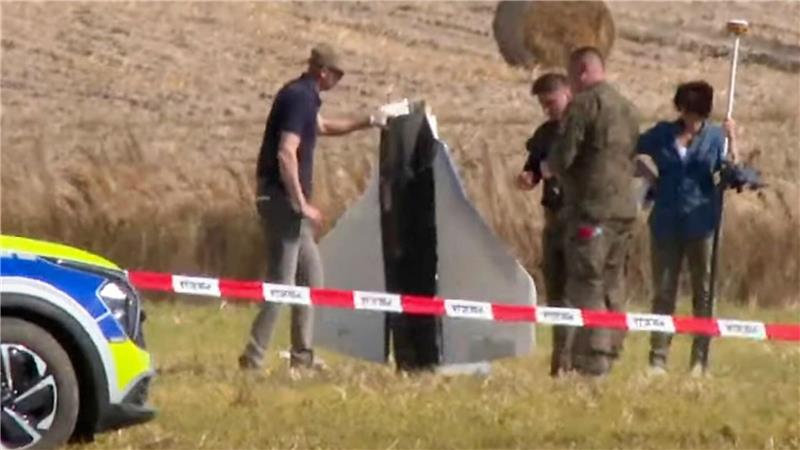 Bergung einer beschädigten Drohne in Polen. (Archivbild)