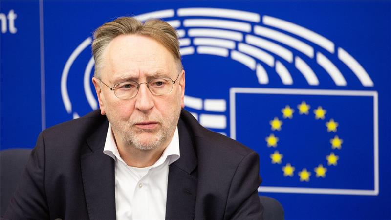 Unsicherheit nach US-Urteil - EU legt Zollabkommen auf Eis Bernd Lange ist der Vorsitzende des Handelsausschusses des Europäischen Parlaments. (Archivbild)