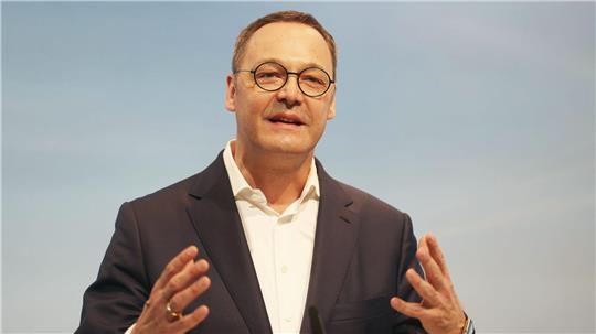 Bernhard Osburg wird neuer Chef der Bahn-Güterverkehrstochter DB Cargo. (Archivbild)
