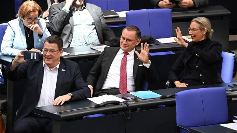 „Gemäßigtes Auftreten“ - AfD-Fraktion plant Verhaltenskodex Besonders AfD-Abgeordnete sind in der Vergangenheit durch einen rauen Ton im Parlament aufgefallen. (Archivfoto)