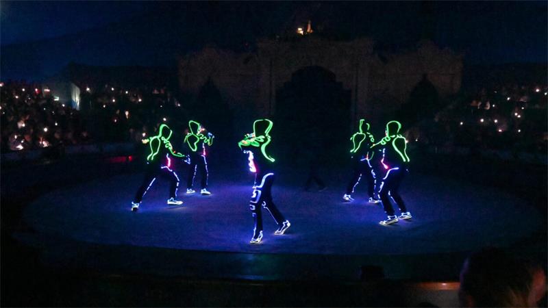 Besonders: die LED-Show.