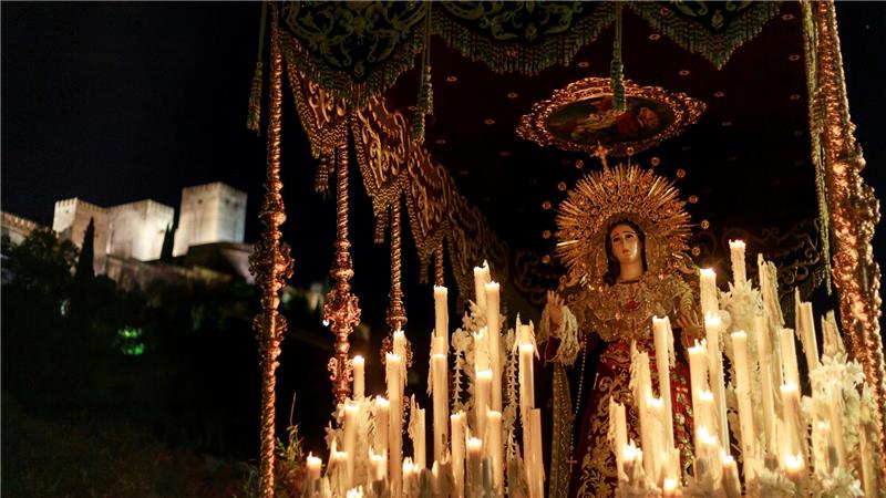 Besonders eindrucksvoll sind die Prozessionen im Süden Spaniens.